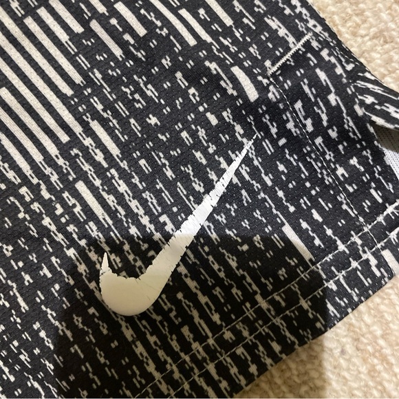 Nike Dri-FIT Black and Gray Shorts - Picture 5 of 11